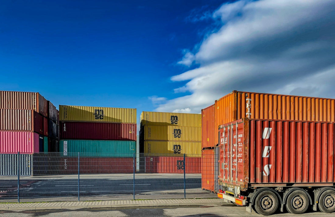Warehousing vs Distribution: Differences & Supply Chain Role